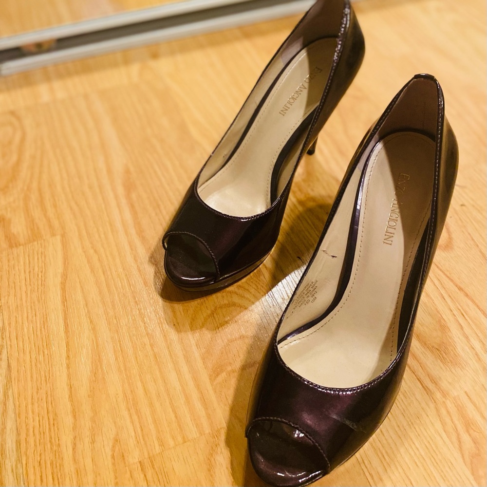 Rich Aborigine patent leather pump Size 10!